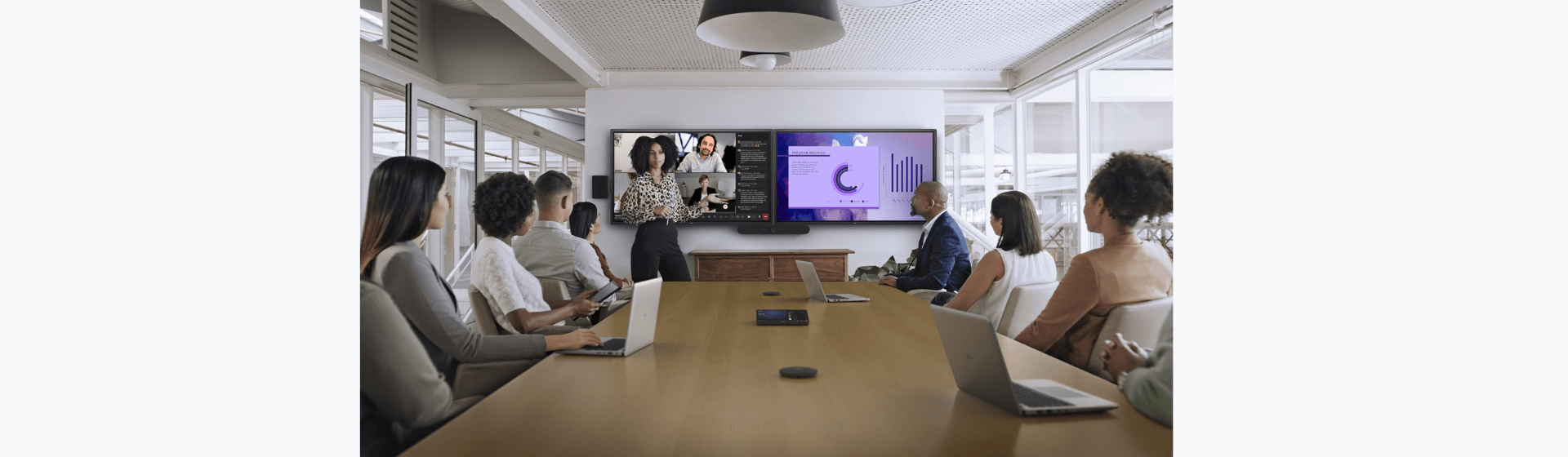 Plug & Play ou Autônomo: Qual modelo de videoconferência é ideal para sua empresa?